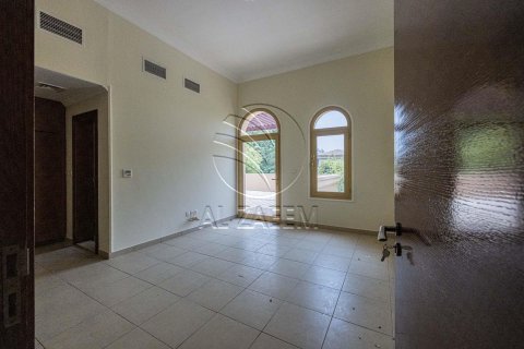 Villa sa Abu Dhabi, UAE 4 silid-tulugan, 537 sq.m. № 615170 - larawan 10