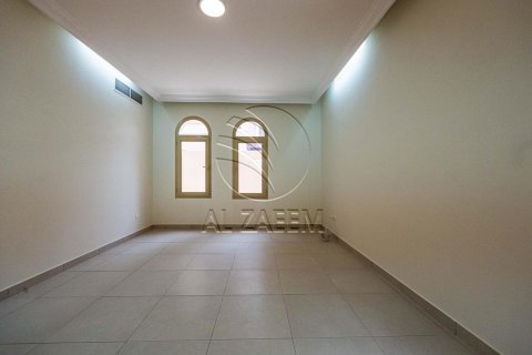 Villa sa Abu Dhabi, UAE 4 silid-tulugan, 537 sq.m. № 615170 - larawan 7