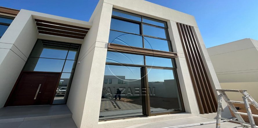 Vila v Abu Dhabi, SAE 3 ložnice, 722 m² Č.: 615174