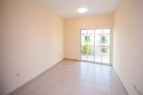 Villa in Abu Dhabi, UAE 3 bedrooms, 176 sq.m. № 615176 - photo 13