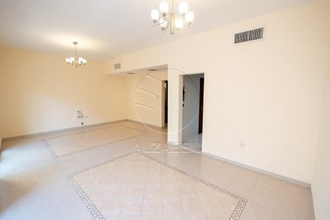 Villa in Abu Dhabi, UAE 3 bedrooms, 176 sq.m. № 615176 - photo 11