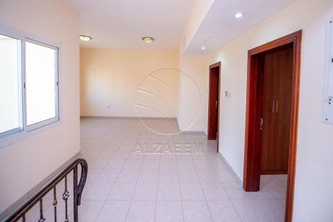 Villa in Abu Dhabi, UAE 3 bedrooms, 176 sq.m. № 615176 - photo 10