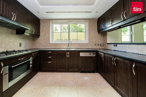 Vilë në Dubai, Emiratet e Bashkuara Arabe 3 dhoma gjumi, 520.4 m2. № 577907 - Foto 2