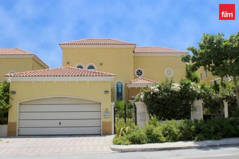 Vilë në Dubai, Emiratet e Bashkuara Arabe 3 dhoma gjumi, 520.4 m2. № 577907 - Foto 1