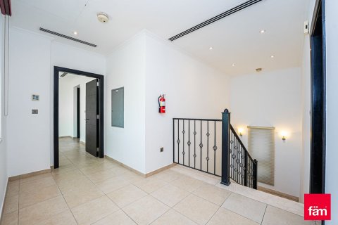 Vilë në Dubai, Emiratet e Bashkuara Arabe 3 dhoma gjumi, 520.4 m2. № 577907 - Foto 4