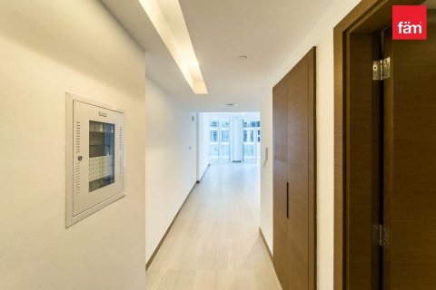Apartmen di Business Bay, Dubai, UAE 2 bilik tidur, 102.2 meter persegi № 622195 - foto 6