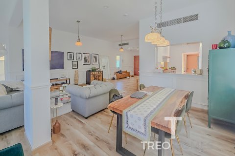 Vilë në Dubai, Emiratet e Bashkuara Arabe 3 dhoma gjumi, 325 m2. № 586419 - Foto 3