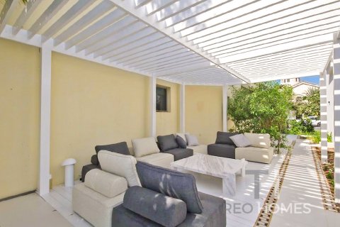 Vilă de închiriat în Palm Jumeirah, Dubai, EAU 4 dormitoare, 465 mp.  №586499 - poză 11