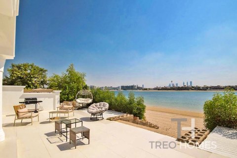 Vilă de închiriat în Palm Jumeirah, Dubai, EAU 4 dormitoare, 465 mp.  №586499 - poză 1