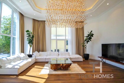 Vilă de închiriat în Palm Jumeirah, Dubai, EAU 4 dormitoare, 465 mp.  №586499 - poză 2