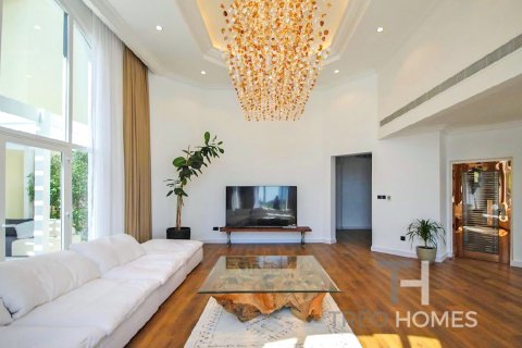 Vilă de închiriat în Palm Jumeirah, Dubai, EAU 4 dormitoare, 465 mp.  №586499 - poză 3