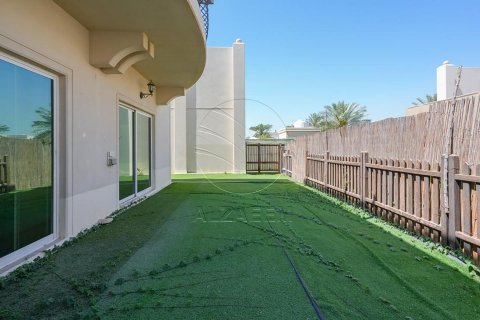 Vila v Abu Dhabi, SAE 4 ložnice, 352 m² Č.: 615320 - fotografie 2