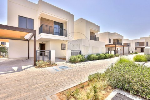 Vila na Yas Island, Abu Dhabi, SAE 4 ložnice, 315 m² Č.: 615321 - fotografie 1