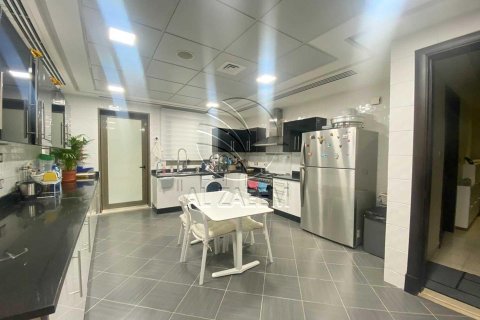 Müüa villa asukohaga Al Bateen, Abu Dhabi, AÜE: 4 magamistoaga, 390 m² Nr 615054 - pilt 10