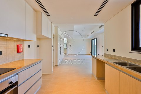 Vilë në Ghantoot, Abu Dhabi, Emiratet e Bashkuara Arabe 3 dhoma gjumi, 186 m2. № 615055 - Foto 7