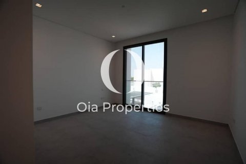 Villa te huur in Saadiyat Island, Abu Dhabi, VAE 4 slaapkamers, 619 vr.m., nr 608702 - foto 11