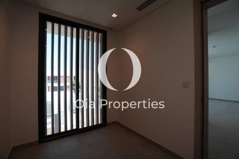 Villa te huur in Saadiyat Island, Abu Dhabi, VAE 4 slaapkamers, 619 vr.m., nr 608702 - foto 8
