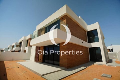 Villa te huur in Saadiyat Island, Abu Dhabi, VAE 4 slaapkamers, 619 vr.m., nr 608702 - foto 5