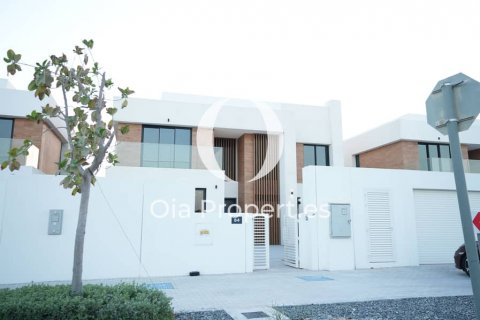 Vilë në Saadiyat Island, Abu Dhabi, Emiratet e Bashkuara Arabe 4 dhoma gjumi, 629 m2. № 608701 - Foto 2