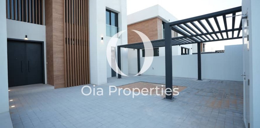 Vilë në Saadiyat Island, Abu Dhabi, Emiratet e Bashkuara Arabe 4 dhoma gjumi, 629 m2. № 608701