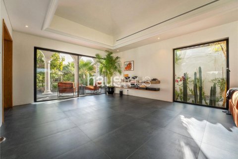 Villa in Dubai Investment Park, UAE 4 bedrooms, 390 sq.m. № 625210 - photo 8