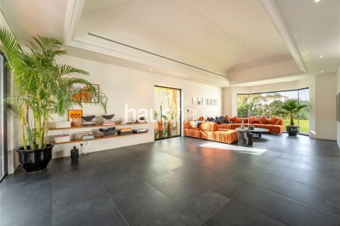 Villa in Dubai Investment Park, UAE 4 bedrooms, 390 sq.m. № 625210 - photo 11