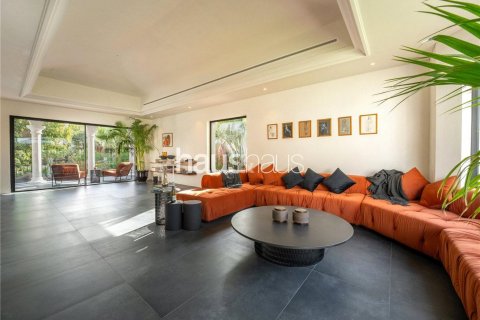 Villa in Dubai Investment Park, UAE 4 bedrooms, 390 sq.m. № 625210 - photo 10