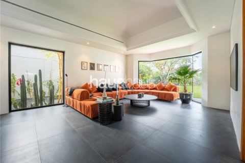 Villa in Dubai Investment Park, UAE 4 bedrooms, 390 sq.m. № 625210 - photo 9