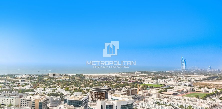 Apartment in Dubai Internet City, UAE 4 bedrooms, 447 sq.m. № 593353