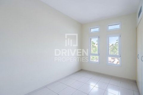 Villa in The Lakes, Dubai, UAE 3 bedrooms, 265 sq.m. № 601612 - photo 12