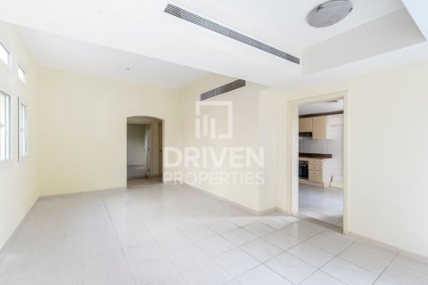 Villa in The Lakes, Dubai, UAE 3 bedrooms, 265 sq.m. № 601612 - photo 3