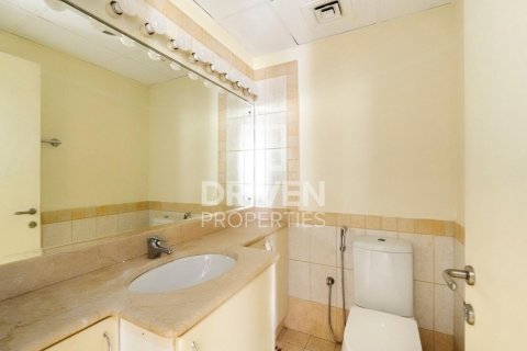 Villa in The Lakes, Dubai, UAE 3 bedrooms, 265 sq.m. № 601612 - photo 10