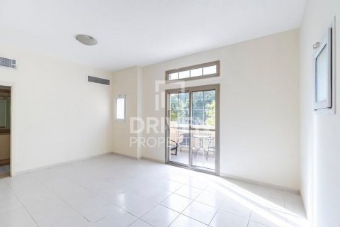 Villa in The Lakes, Dubai, UAE 3 bedrooms, 265 sq.m. № 601612 - photo 15