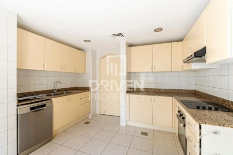 Villa in The Lakes, Dubai, UAE 3 bedrooms, 265 sq.m. № 601612 - photo 5