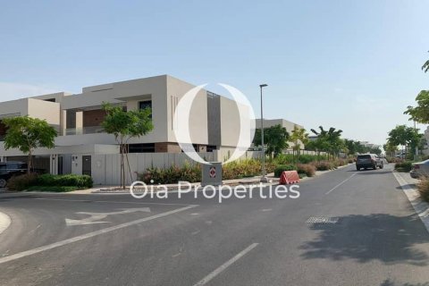 Vila na Yas Island, Abu Dhabi, SAE 5 ložnice, 508 m² Č.: 608603 - fotografie 1
