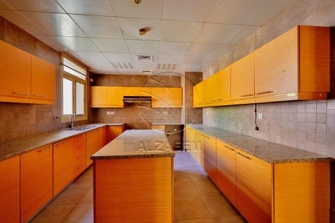 Vila v Abu Dhabi, SAE 5 ložnice, 534 m² Č.: 615159 - fotografie 5