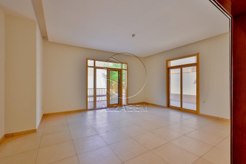 Vila v Abu Dhabi, SAE 5 ložnice, 534 m² Č.: 615159 - fotografie 9