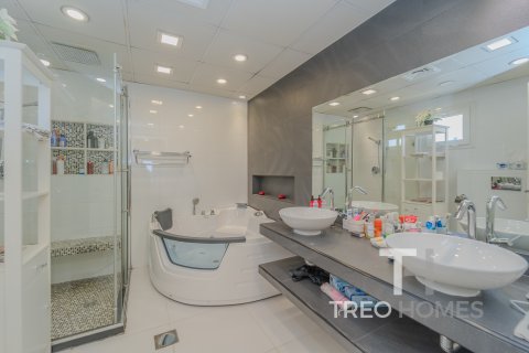 Villa in Meadows, Dubai, UAE 5 bedrooms, 353 sq.m. № 595515 - photo 6