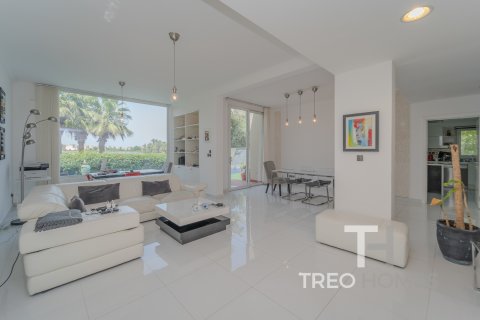Villa in Meadows, Dubai, UAE 5 bedrooms, 353 sq.m. № 595515 - photo 2