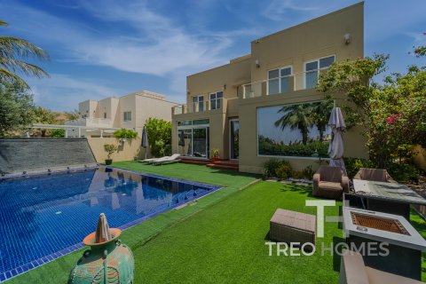 Villa in Meadows, Dubai, UAE 5 bedrooms, 353 sq.m. № 595515 - photo 10