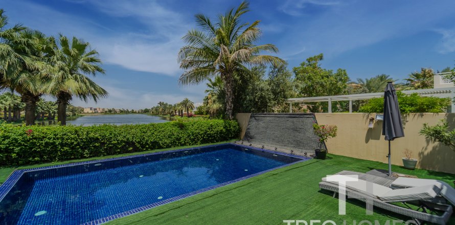 Villa in Meadows, Dubai, UAE 5 bedrooms, 353 sq.m. № 595515