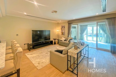 Vila v Jumeirah Park, Dubai, SAE 4 ložnice, 403 m² Č.: 595516 - fotografie 14