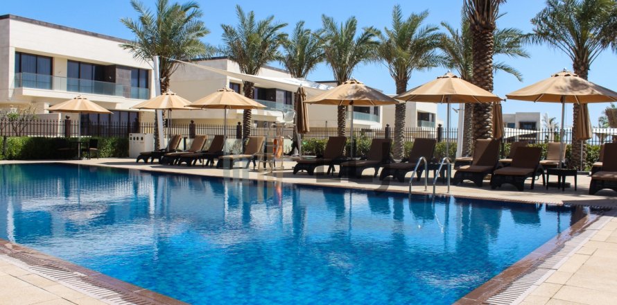 Willa na Saadiyat Island, Abu Dhabi, ZEA 4 sypialnie, 439 mkw. nr 624149