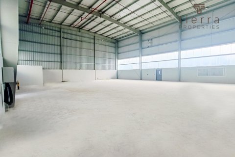 Warehouse in Al Qusais, Dubai, UAE 743.2 sq.m. № 567150 - photo 5