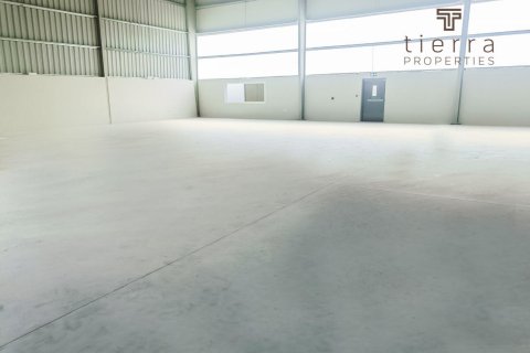 Warehouse in Al Qusais, Dubai, UAE 743.2 sq.m. № 567150 - photo 4