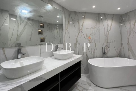 Apartament në Palm Jumeirah, Dubai, Emiratet e Bashkuara Arabe 2 dhoma gjumi, 147.6 m2. № 568776 - Foto 11