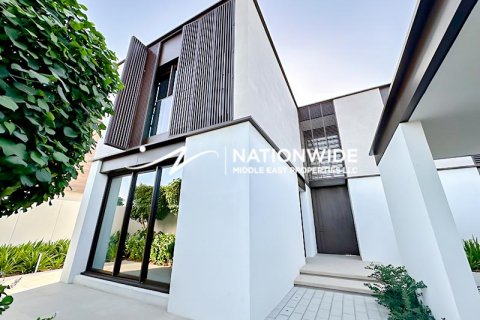 Villa in Abu Dhabi, UAE 5 bedrooms, 832 sq.m. № 589155 - photo 10