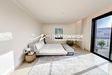 Villa in Abu Dhabi, UAE 4 bedrooms, 466 sq.m. № 589150 - photo 11