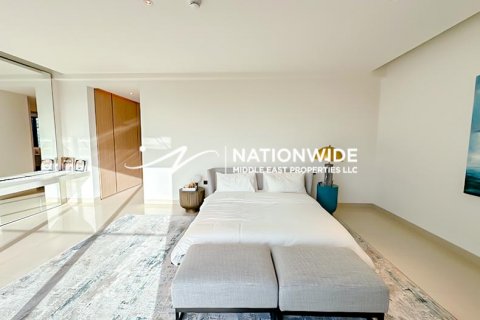 Villa in Abu Dhabi, UAE 4 bedrooms, 466 sq.m. № 589150 - photo 12