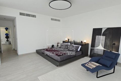 Villa in Tilal City, Sharjah, UAE 6 bedrooms, 858 sq.m. № 573744 - photo 10